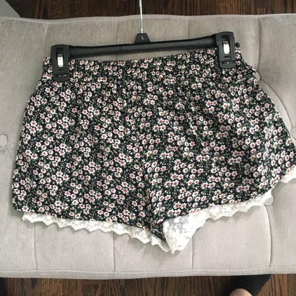 Forever 21 shorts - Picture 2 of 2