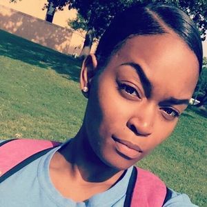 Meet your Posher, Adrienne