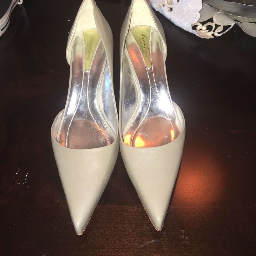 Gray Leather pumps. SZ 10
