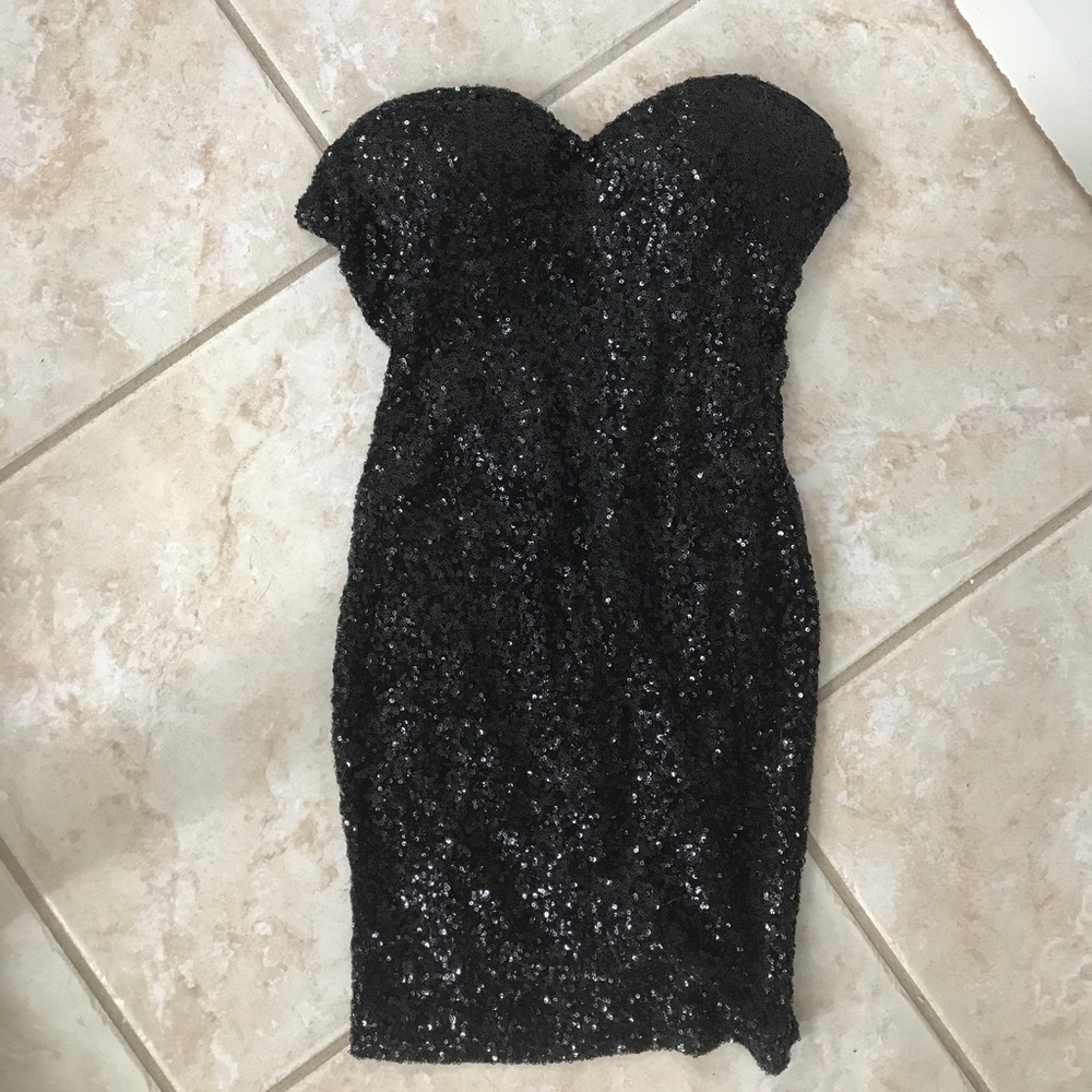 Black sequin dress🖤