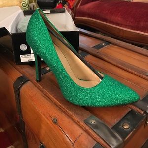 BNIB sparkly green heels.  Sz 8.5.