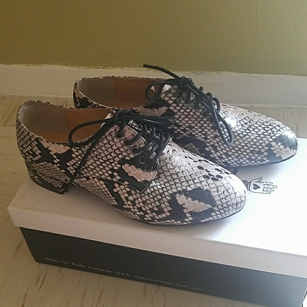 Shoes - Picture 4 of 5