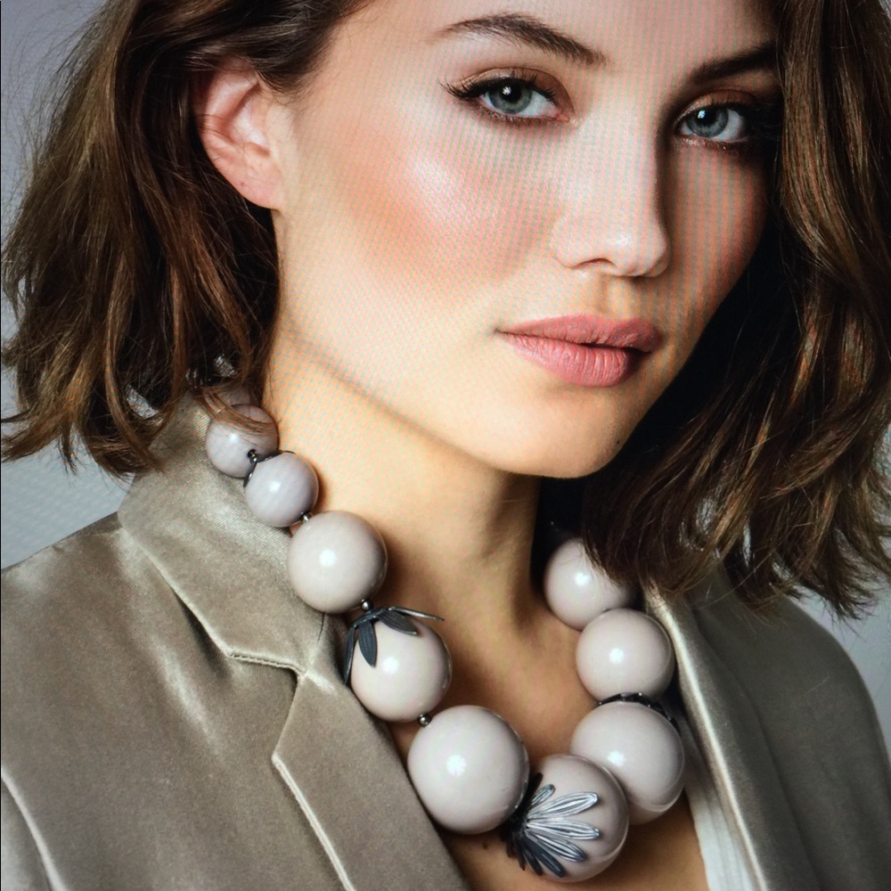 Only 1 left🎉NWT Retail Diana Broussard necklace