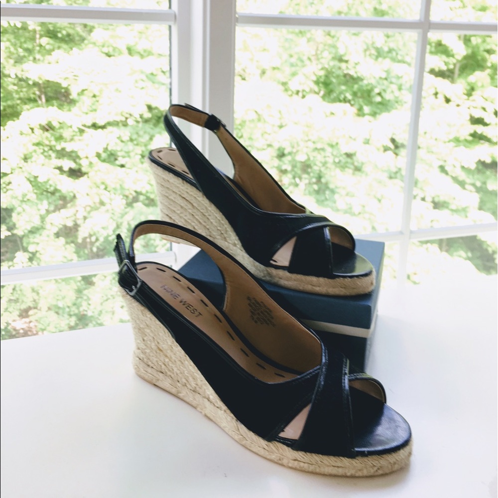 NWOT Nine West wedge espadrilles in black