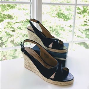 NWOT Nine West wedge espadrilles in black