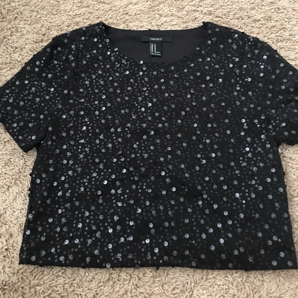 Forever 21 Black w/ sequins crop top. Size Medium