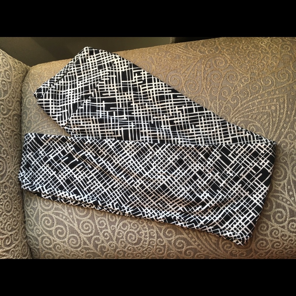 One Size OS Lularoe Black White Leggings