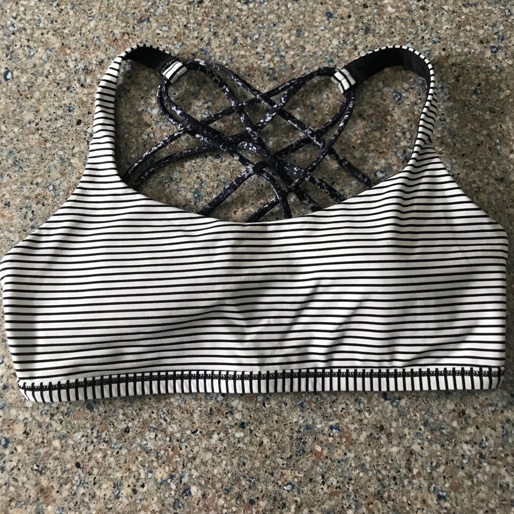Lululemon sports bra