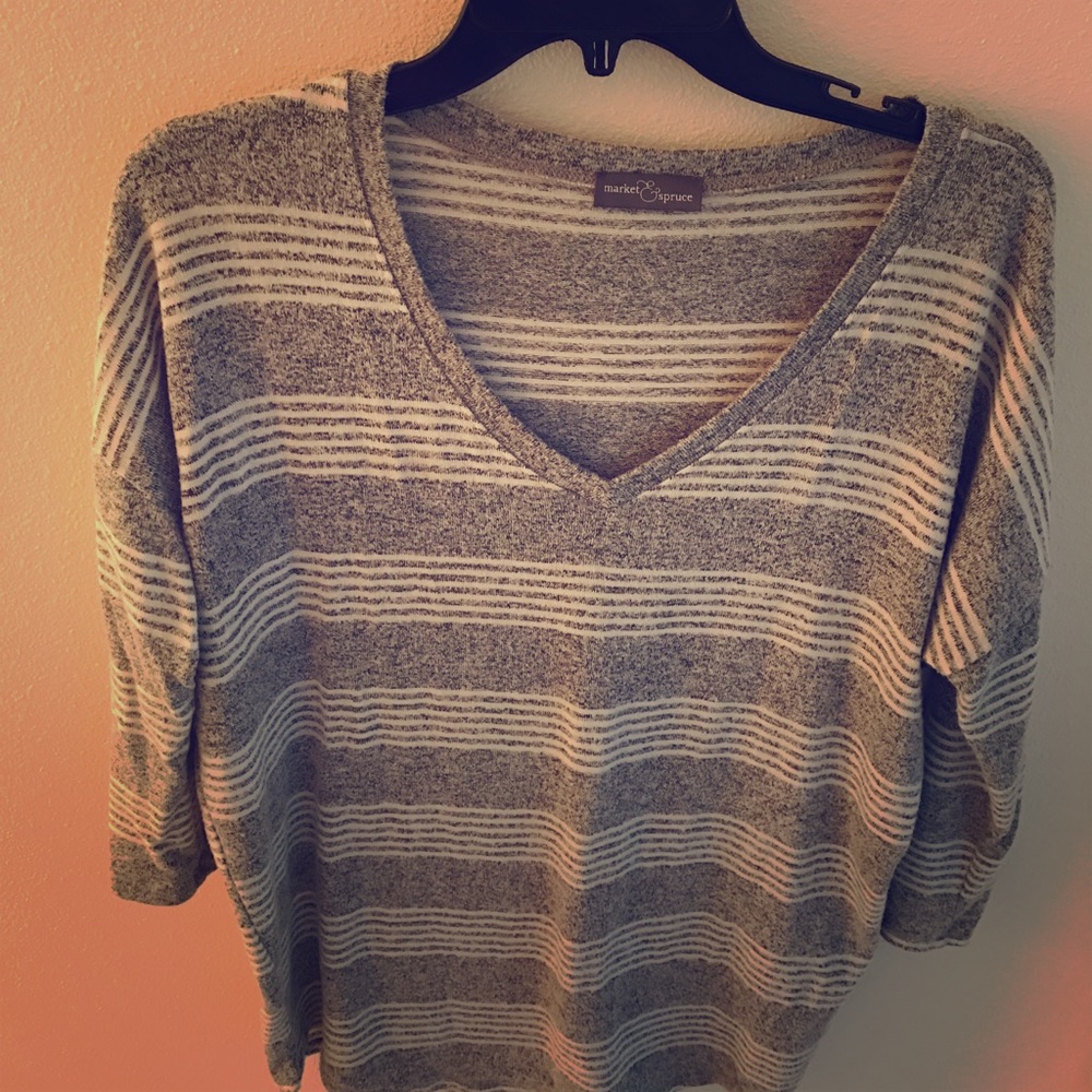3/4 length striped shirt. Super soft!!