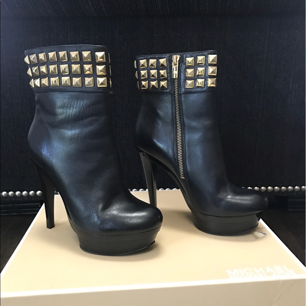 Micheal Kors booties