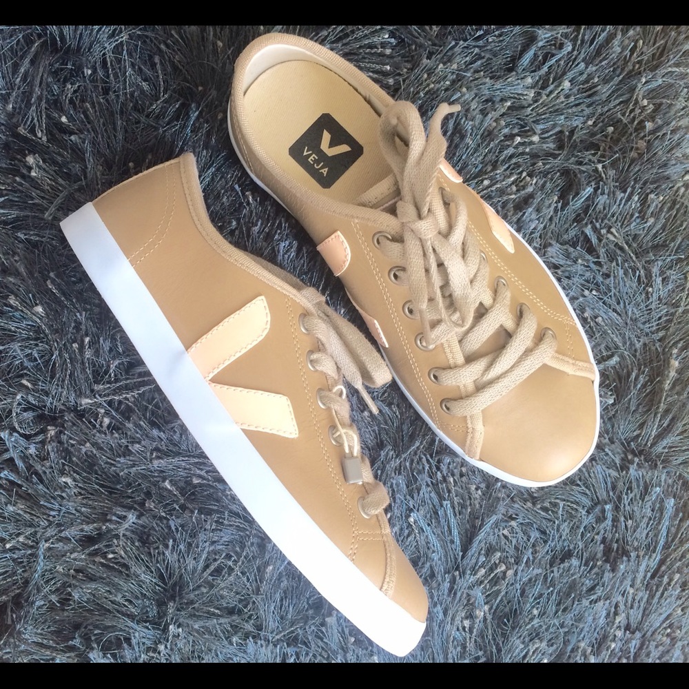 NWOB Veja Tauá Sneakers Tan/Nut Brown Peach 6 EU37