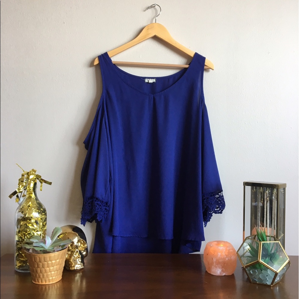 Cute Plus size cold shoulder top