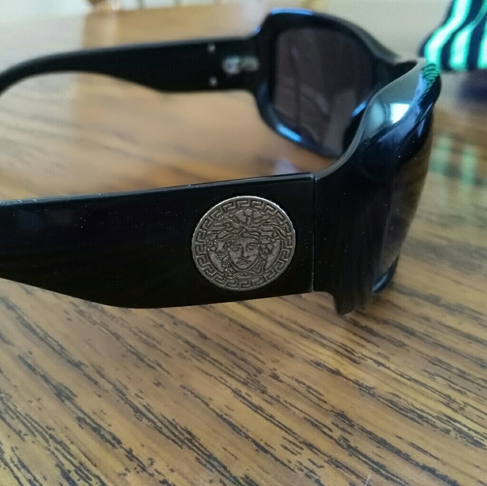 Versace Sunglass - Picture 2 of 3
