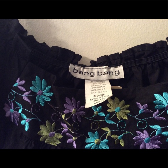 Embroidered belly top with flower detail size M! - Picture 2 of 4