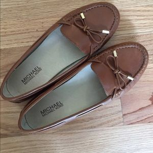 Michael Kors Size 8 Leather Flats Barely Worn