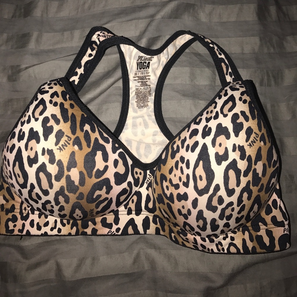 sports bra