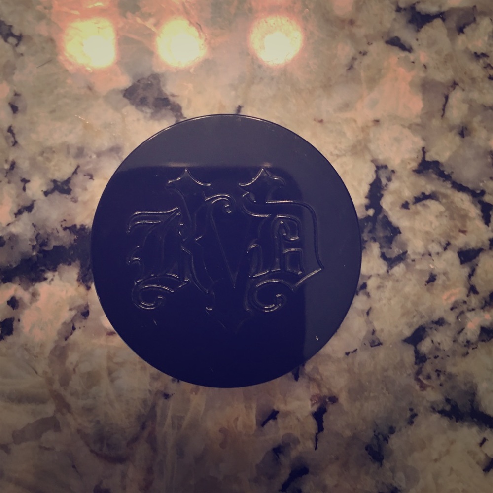 Kat Von D Brightening Powder - Petal