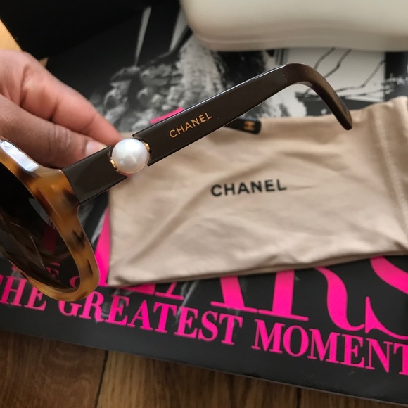 Chanel Pearl Sunglasses - Picture 3 of 8