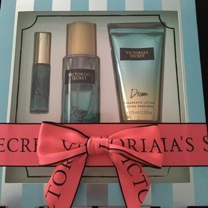 VS "Dream"  fragrance gift set. Never opened!