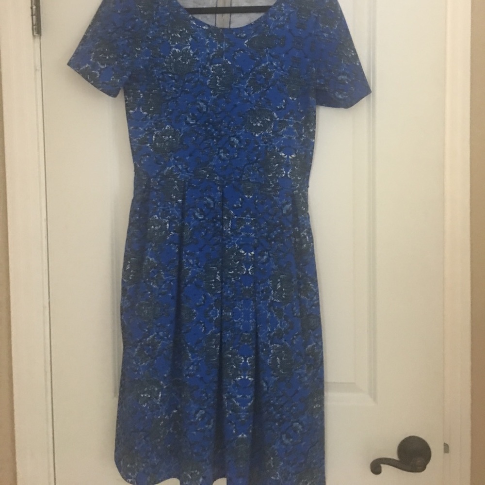 LuLaRoe large Black Blue Floral Amelia Dress
