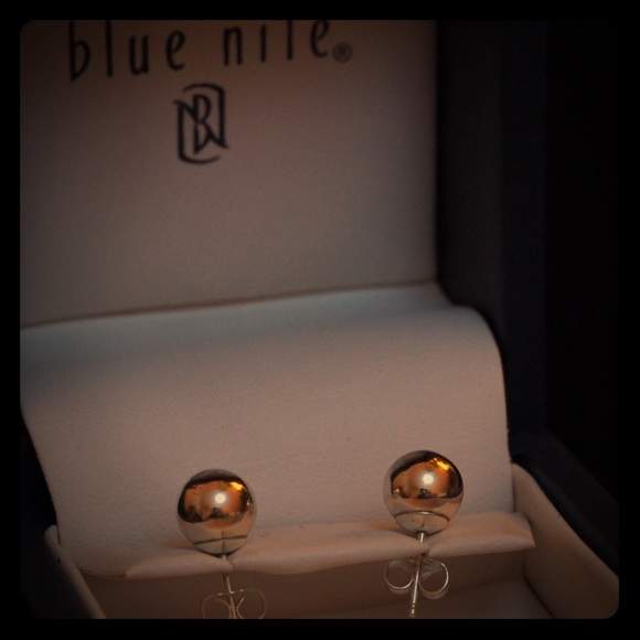 💯Authentic Blue Nile silver earrings - Picture 3 of 5
