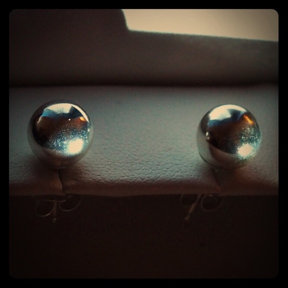 💯Authentic Blue Nile silver earrings - Picture 2 of 5