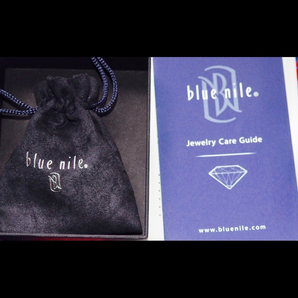 💯Authentic Blue Nile silver earrings - Picture 5 of 5