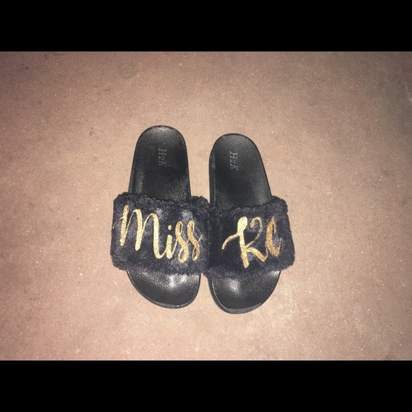 Custom slippers - Picture 3 of 3