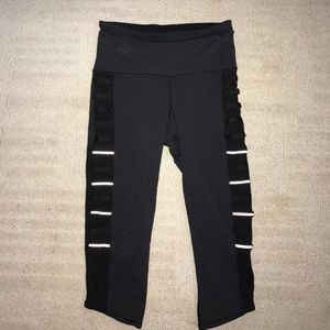 Lululemon size 4 cropped reflective leggings