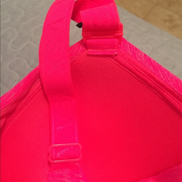 Victoria Secret sports Bra - Picture 3 of 3