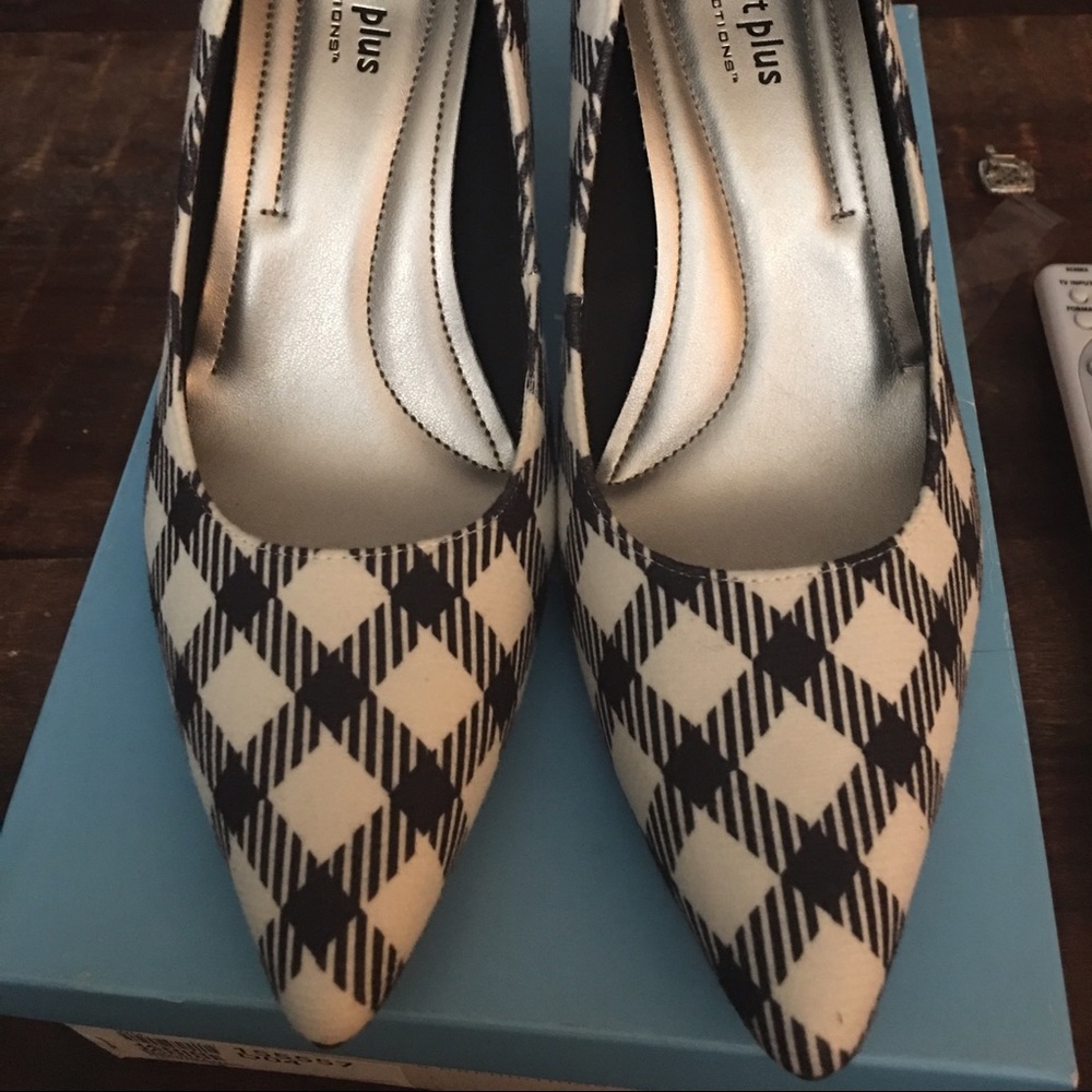Predictions Comfort Plus sz 7 blk/whit heel