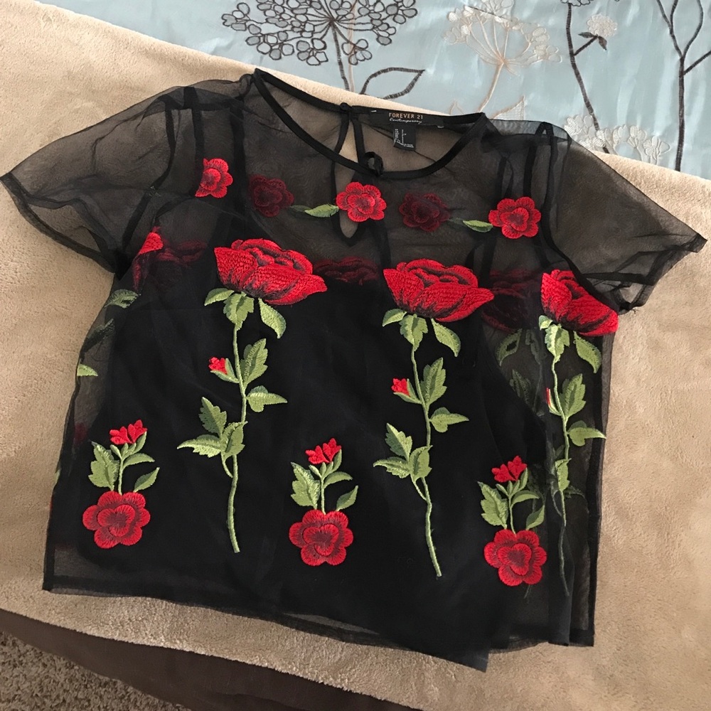 Rose embroidered shirt‼️🌹
