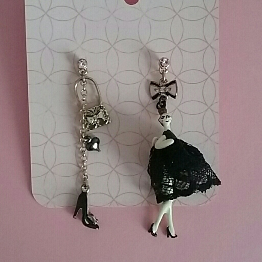 Betsey Johnson Elegant Lady Earrings