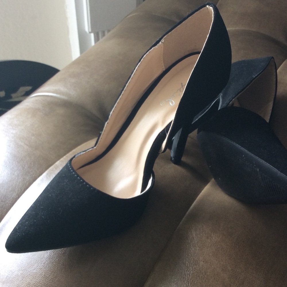 New Qupid black pumps