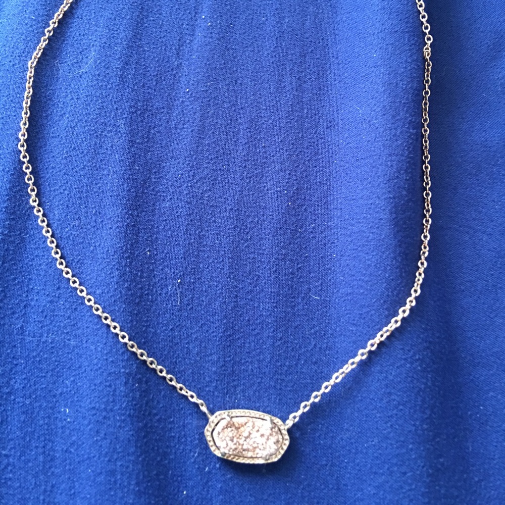 Kendra Scott necklace