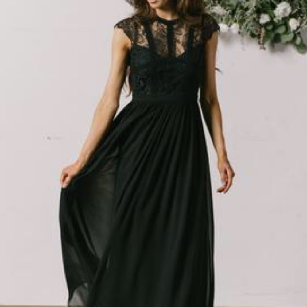 Morning Lavender Celine Black Lace Maxi Dress