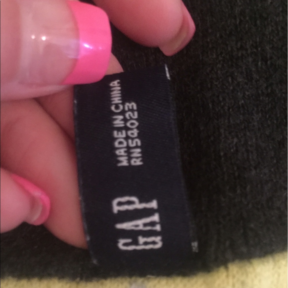 Gap chevron scarf