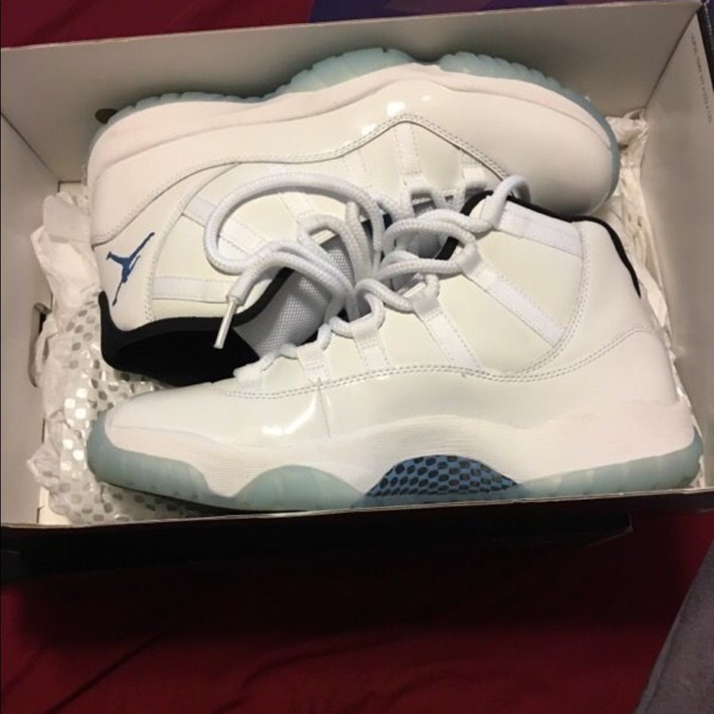 Air Jordan retro 11 legend blue