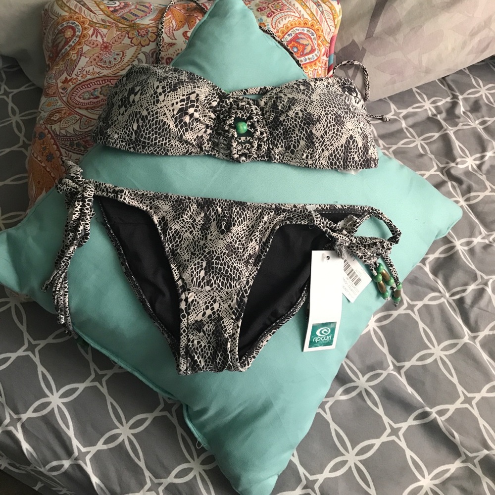 Brand new ripcurl suit teeny tiny bottoms