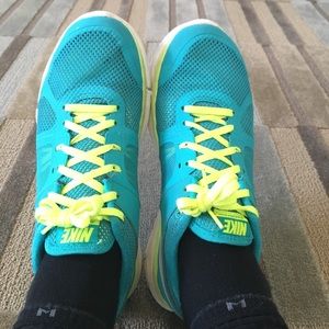 Nike athletic running training walking shoes