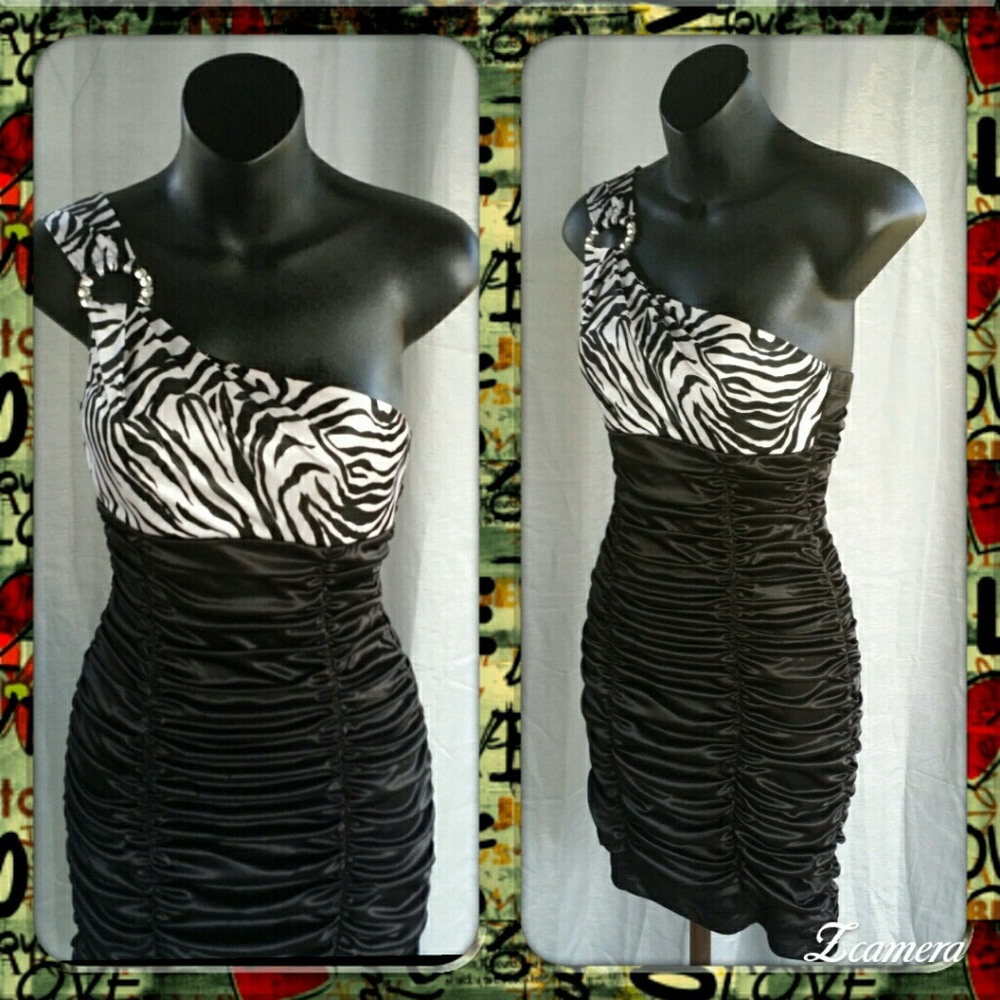 One shoulder dress