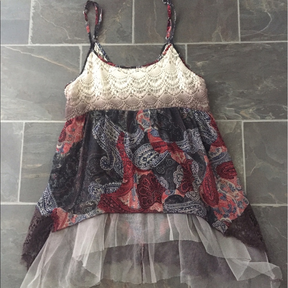 Gimmicks paisley crotchet tank