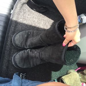 Black ugg boots