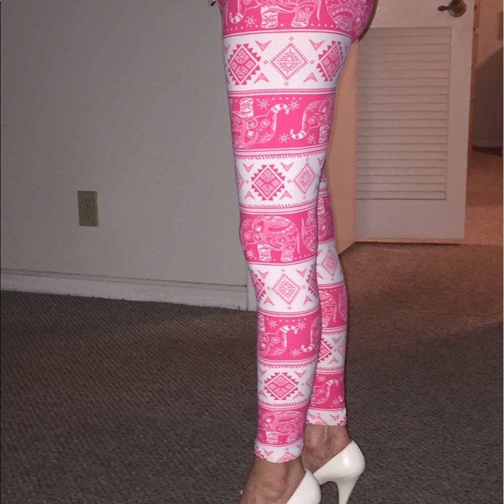 💙 NWT. BUTTERY SOFT LEGGINGS JUST LIKE LLR