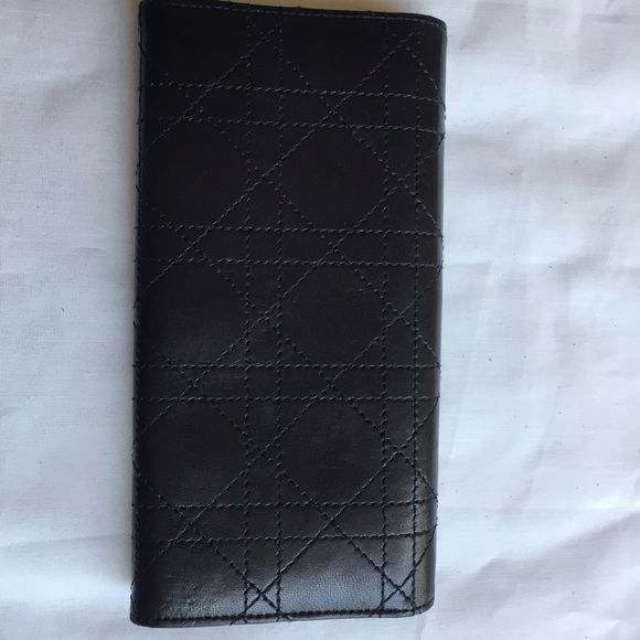 AUTHENTIC CHRISTIAN DIOR WALLET - Picture 2 of 4