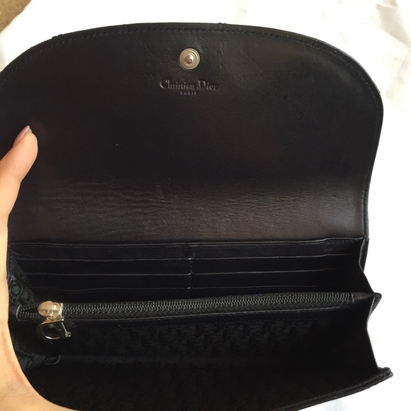 AUTHENTIC CHRISTIAN DIOR WALLET - Picture 3 of 4