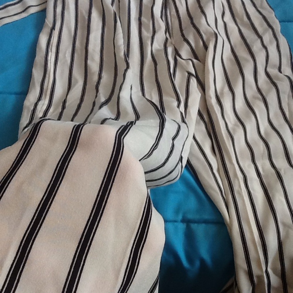 ⚡️Flash sale🎉HP 8/10/17🎉Gorgeous Palazzo pants😎 - Picture 4 of 4