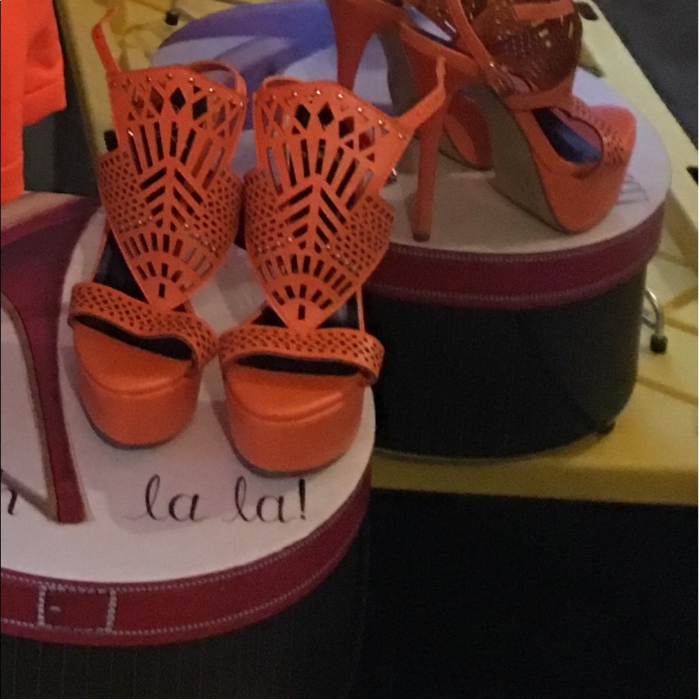Shoe dazzle brand Orange platforms
