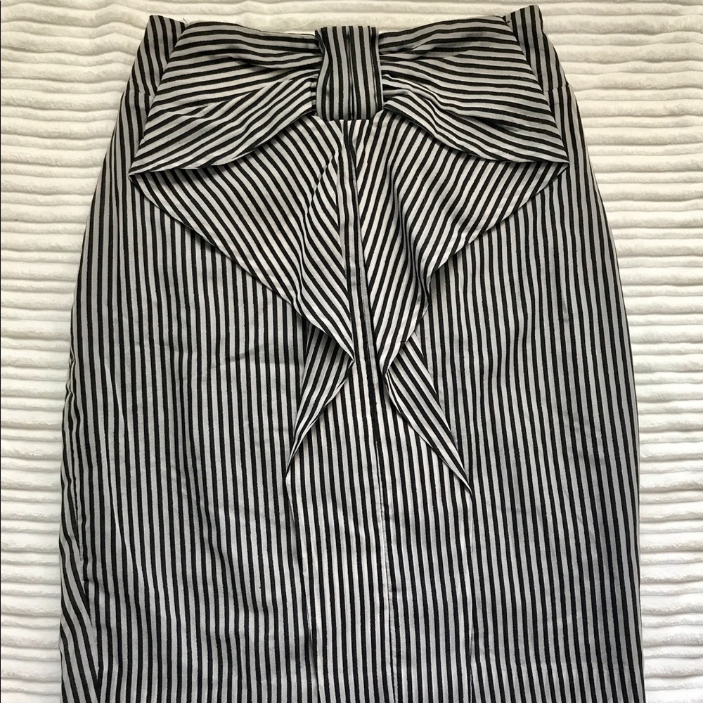 Eva Franco bow front skirt