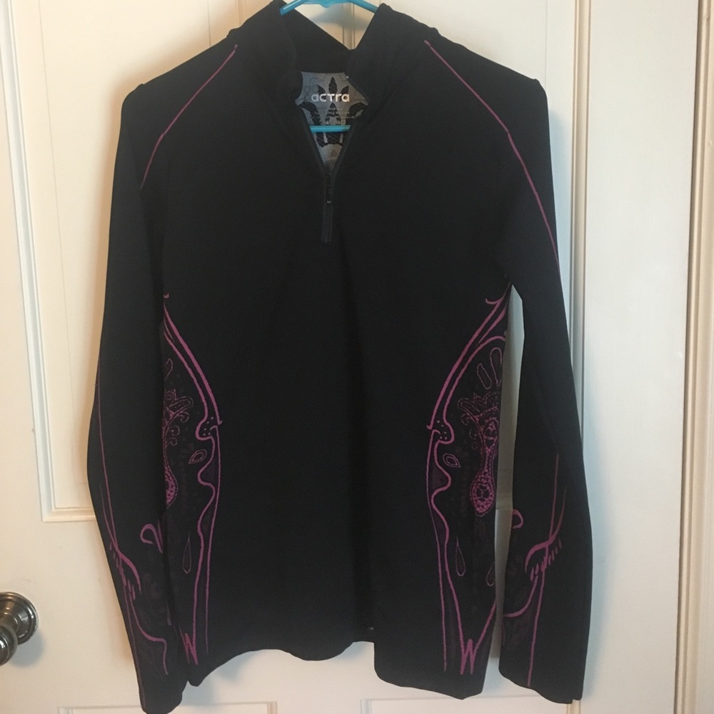 Actra 1/4 zip black pullover- fits like a sm-med